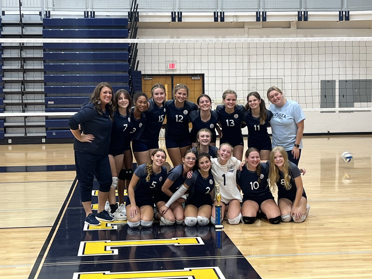 ChelseaVball's tweet photo. Freshman Dawgs knock off Tecumseh in the Finals to win the Bulldog Invitational!! #building #competitiveculture @ChelseaBulldogs https://t.co/5b9E3hL6g9