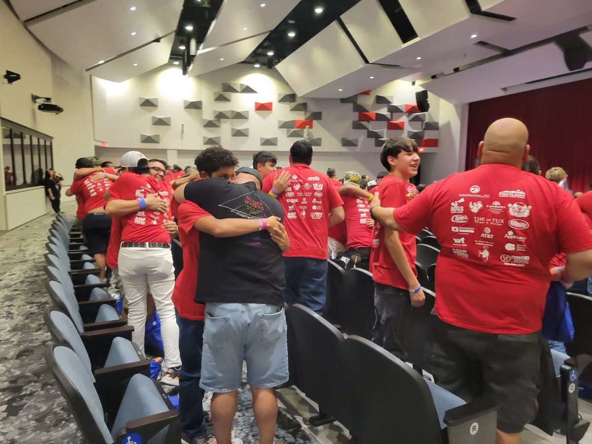 CLindsey_MMS's tweet photo. Always enjoy having our Fathers &amp; Sons at this great event. Lots of hugs &amp; smiles. Thank you to all who made it successful. Happy so many @Montwood_MS students &amp; fathers joined. @WSerrata @SISD_ES @SISD_HS @Socorro_HS @CarmanNate @RDonacio @CPerales_CI @AStarke_CI @aligalv https://t.co/Im7jkP7hSl