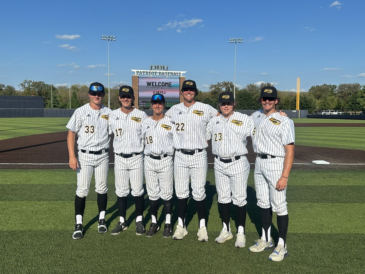 Proud of these 6 Apaches for representing TJC at the <a href="/TXNM_JCBCA/">TXNM_JCBCA</a> All star game this weekend!⚾️ #Feathersup