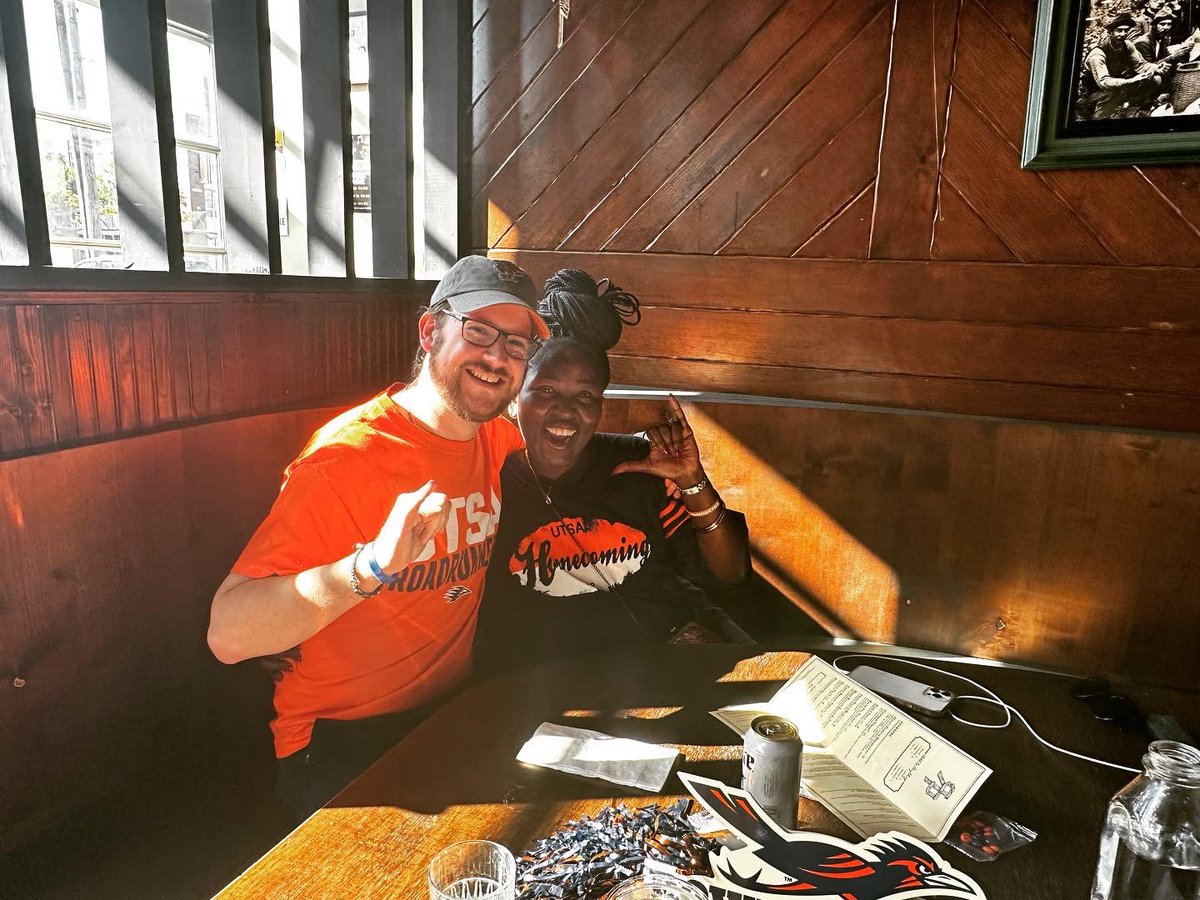 jtownsendtx's tweet image. Didn’t get the W but WE ARE PROUD OF OUR ‘RUNNERS!! Thank you River Pig Saloon for hosting our DFW Alumni watch party! We had a great time! @UTSAFTBL @UTSAAlumni @UTSA #foreverowdy #DMGB