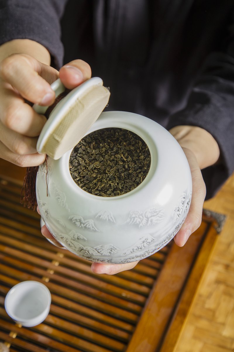 Mooncakes, té, y una leyenda mágica: así es el Festival de Medio Otoño. ¡Ven a disfrutarlo con nosotros los días miércoles 27 de septiembre y el viernes 29 de septiembre en Asian Bay! 🍵🌟