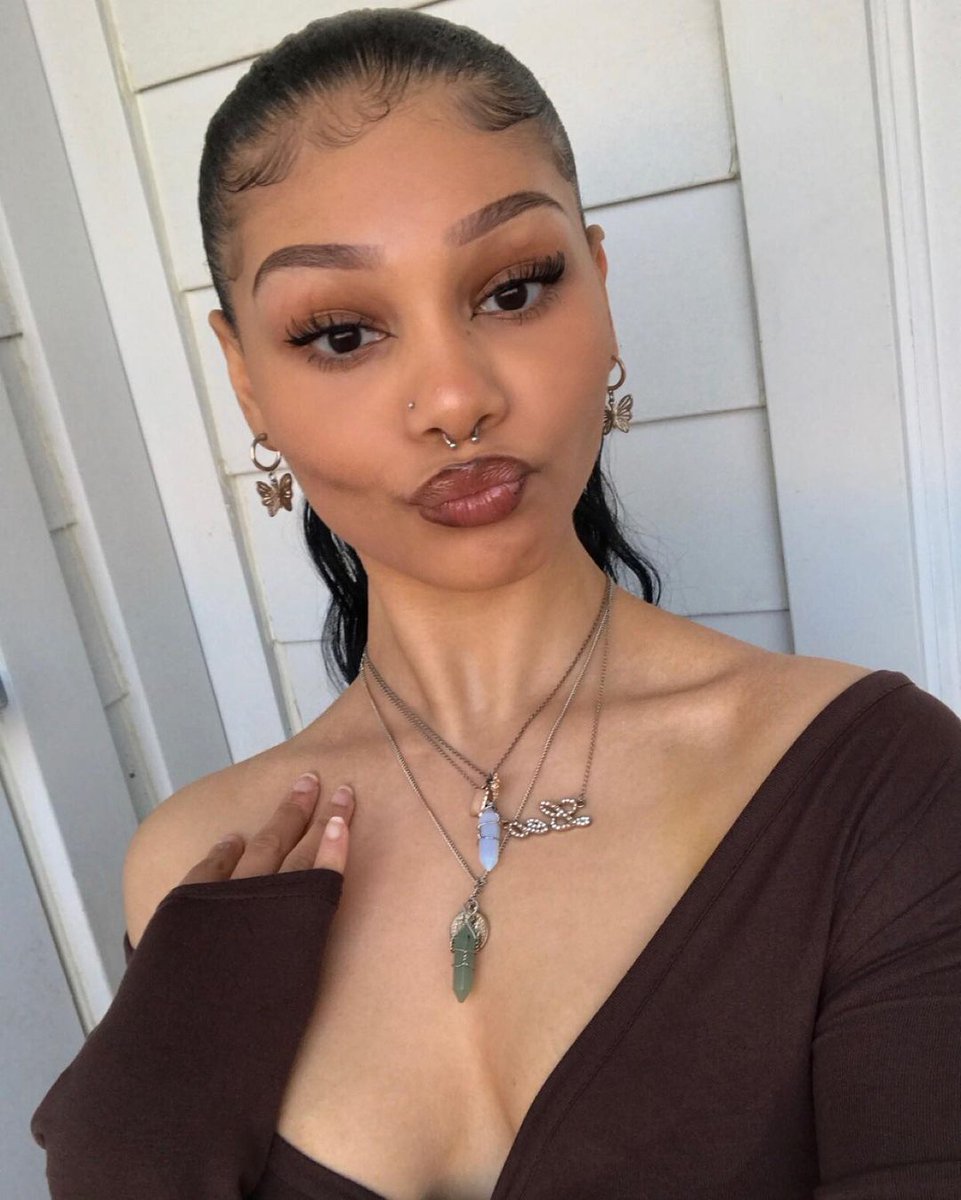 haveuseenaubrey's tweet photo. o.m.g i woke up and was like oh shit party time im here and im ready to drink baby! Who's taking shots with meeee! #minosvixen https://t.co/WatPAviM8I