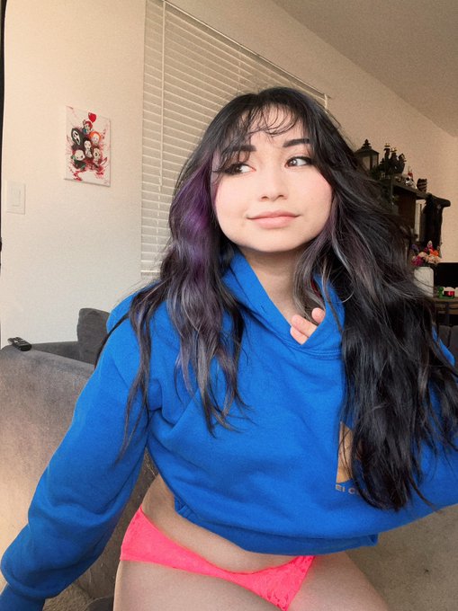 Can I take the rest off in ur dms? 💝😈 https://t.co/BfXcMcc2Lp