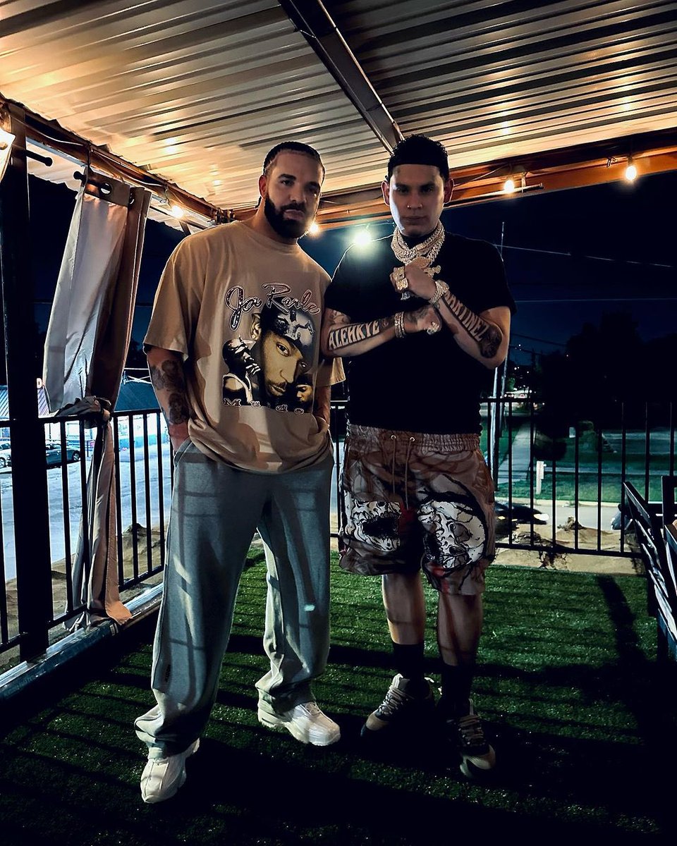 ciiity_'s tweet photo. DeeBaby links up with The Boy himself https://t.co/FfEIuIsTQr