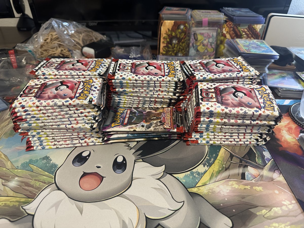 Hi! Lets open some packs! twitch.tv/treviemccoy