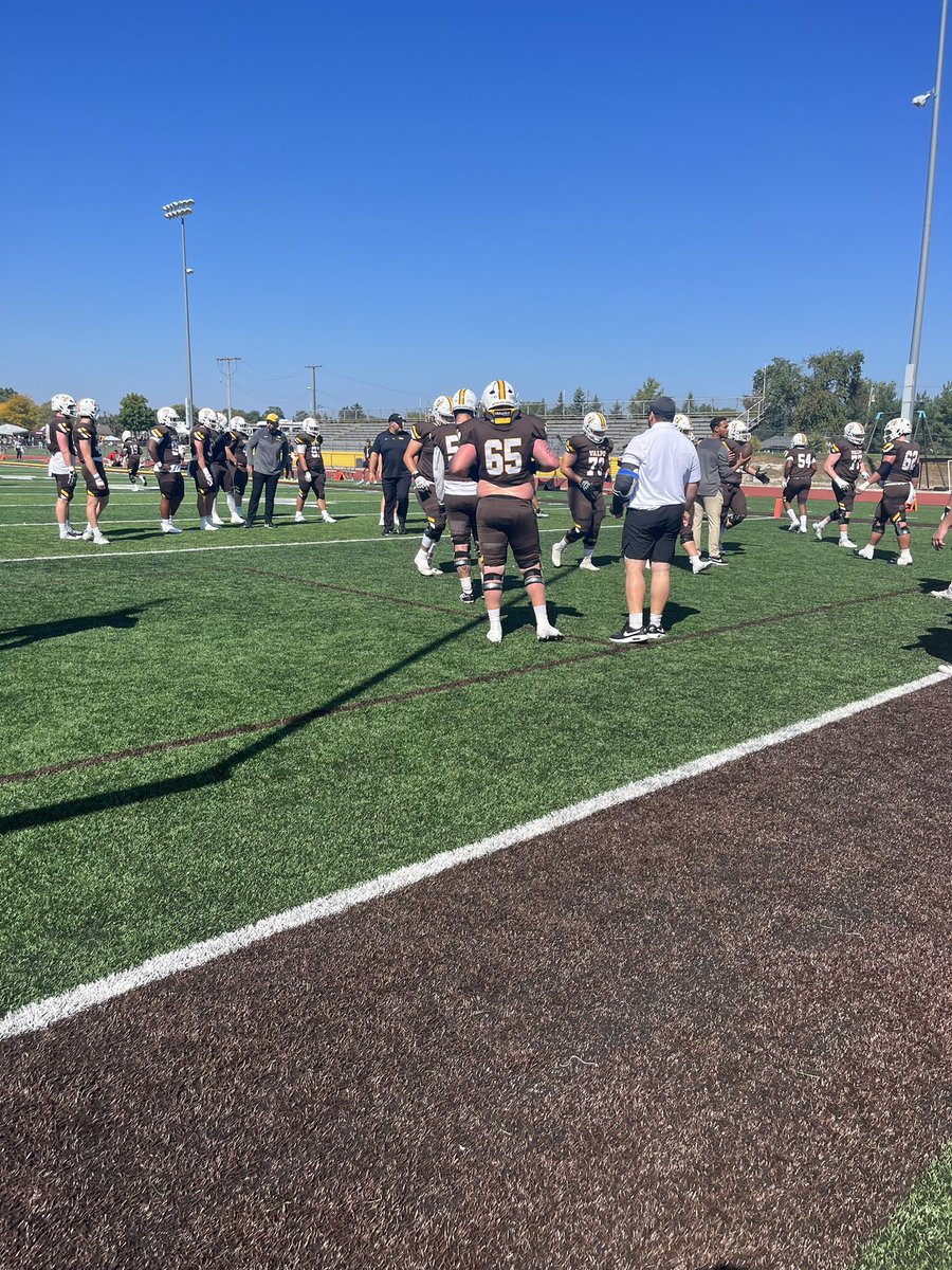 I had an amazing time at Valparaiso university today happy to meet the coaches and see some old teammates big thanks to <a href="/Coach_RJG/">RJ Ghilarducci</a> <a href="/valpoufootball/">Valpo Football</a> <a href="/CoachLFox/">Landon Fox</a>