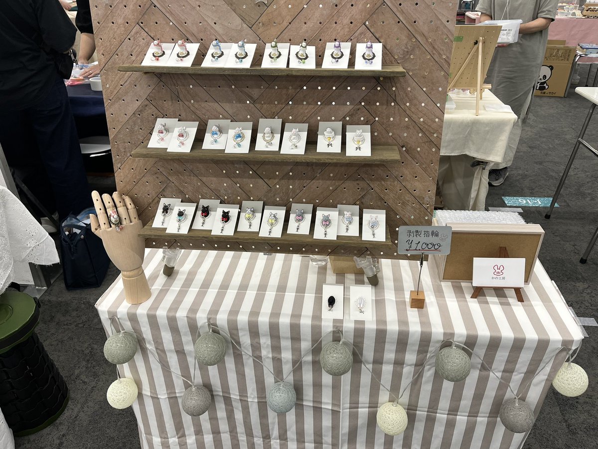 kano_koubou's tweet photo. 本日東京ハンドメイドマルシェ出店日です🎪
準備完了しました🙌
I-14でお待ちしてます🌟

 #東京ハンドメイドマルシェ
 #ハンドメイドアクセサリー https://t.co/Q9VOYxGtny