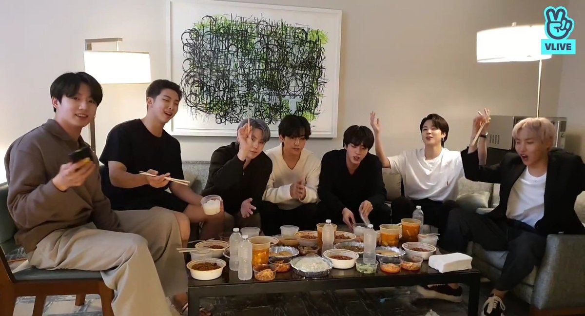 mhereonlyforbts's tweet image. Omg apparently it's the same place... I'm not crying you are 🥺😭