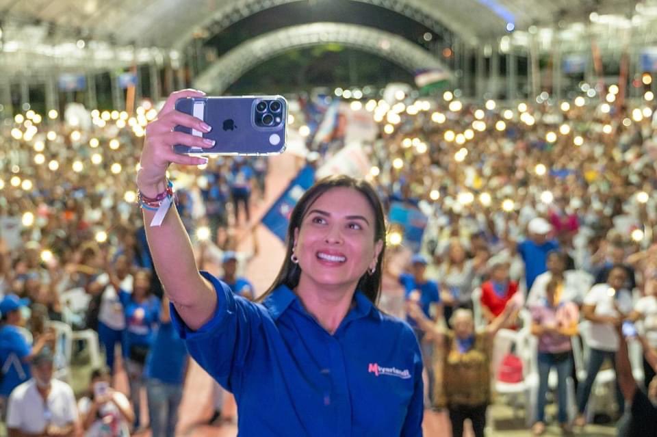 MiyerlandiT's tweet photo. ¡Esta es la verdadera encuesta!
Mi respaldo es la gente, mis alianzas son con la ciudadanía, sin secretos.

Mi sueño es el suyo ¡devolverle a Cali su grandeza! En estas elecciones derrotaremos a la vieja política y juntos haremos historia. ¡No hay marcha atrás! 💪🗳️👥 https://t.co/4XTfF9Zedy