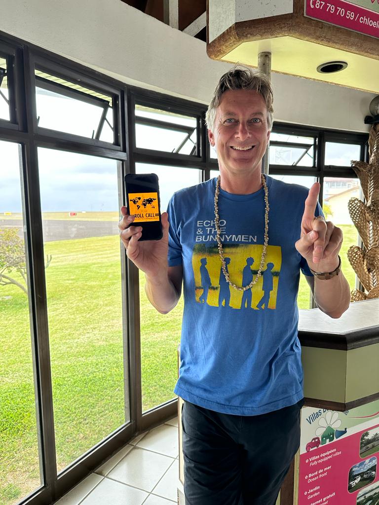 CDCdeYQX's tweet photo. @Ticats @StJeanRealty I am here in Huahine, French Polynesia... hoping for  comeback!! Oskee weewee! https://t.co/FpfRKnYD8O