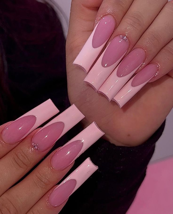 sakurafraise's tweet photo. i’m literally so obsessed with french tips https://t.co/aqw9fakZJ4