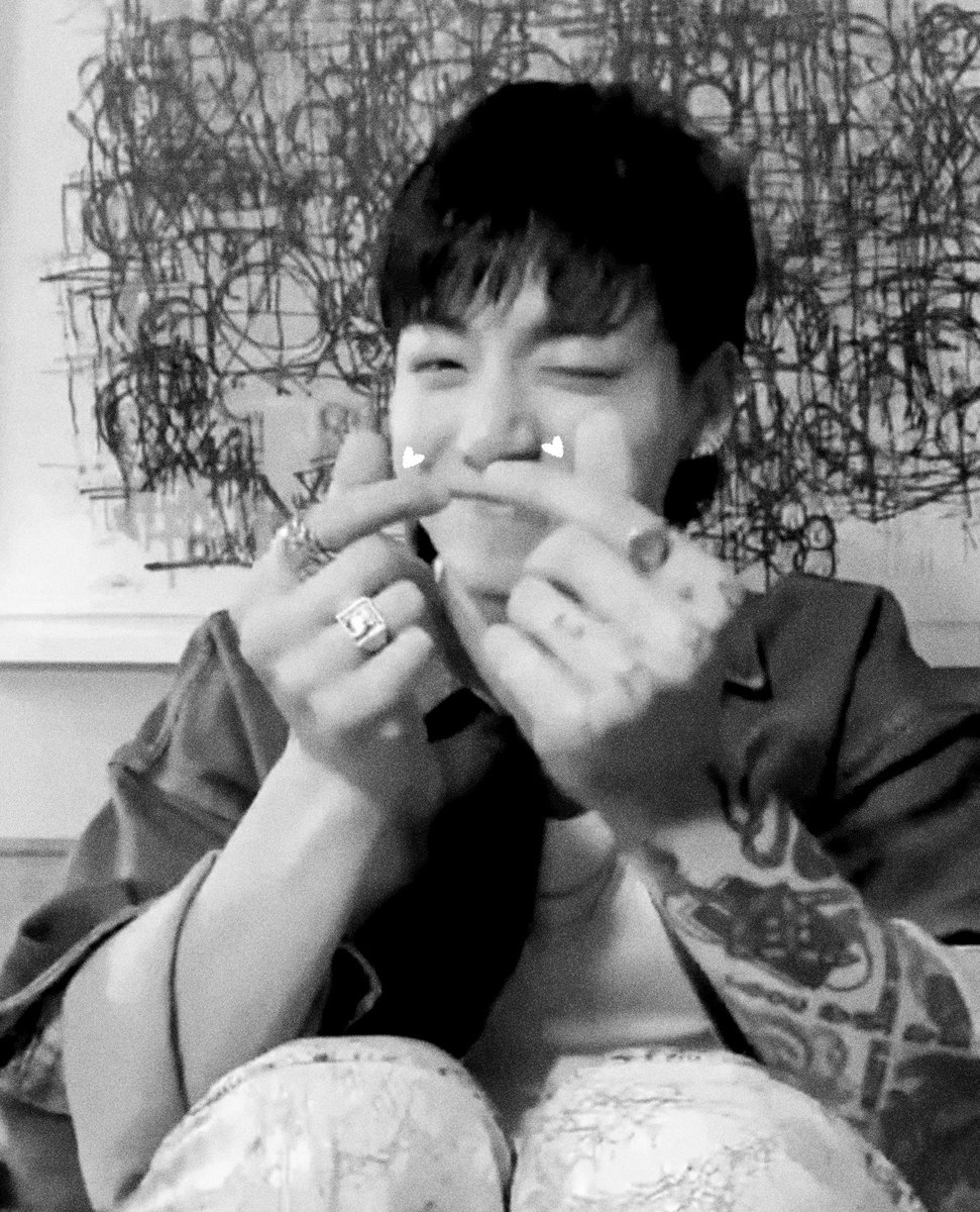 homeiskm's tweet image. love shaped