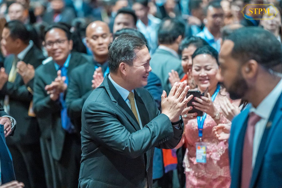 Dr_Hunmanet_PM's tweet photo. ជួបសំណេះសំណាល ជាមួយ បងប្អូនសហគមន៍ខ្មែររស់នៅសហរដ្ឋអាមេរិក និងកាណាដា 
ទីក្រុងញូវយ៉ក សហរដ្ឋអាមេរិក ល្ងាចថ្ងៃសៅរ៍ ទី២៣ កញ្ញា ២០២៣ ។

#ហ៊ុនម៉ាណែត #Hunmanet #កម្ពុជា #Cambodia