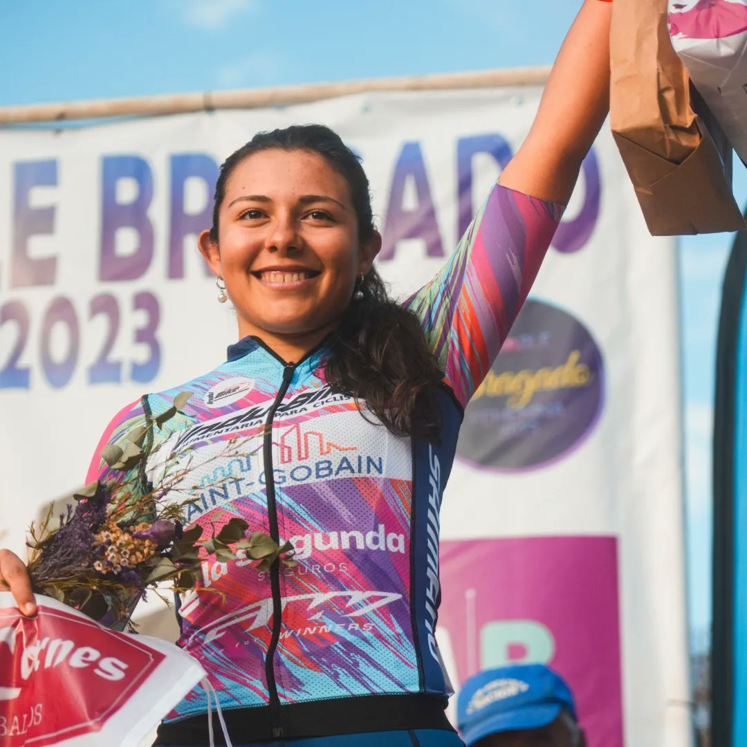 💥 <a href="/eliitocha/">elisssss</a> fue 3° en la prueba de hoy y se ubica en la misma ubicación en la CG, acompañada en el Top 10 por Karla Vallejos (7°) y <a href="/MechyFadiga/">Mechy Fadiga</a> (8°). De esta manera, el #LadiesPower lleva el #1 en la clasificación por equipos. ¡Espectacular! Con todo mañana... 💪 #GoLadies