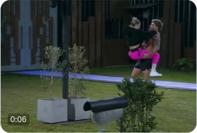 DankToken420's tweet photo. Super bien hizo entonces, hacer entrar a sus amigos para no estar solo.
#GranHermanoCHV #GranHermano #TheLulosShows #GranHermanoChile #TheLulosShow #LaResistenciaLulo https://t.co/5BVT7gcCMF