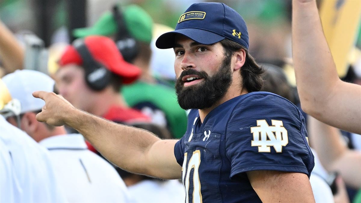 GenuinelyJodi's tweet photo. Notre Dame’s QB Sam Hartman is smokin’ hot. 

But he’s 24 - which is my son’s age - and it feels almost wrong to say that. 

His hair though. Sigh. https://t.co/zbxmkUEphx