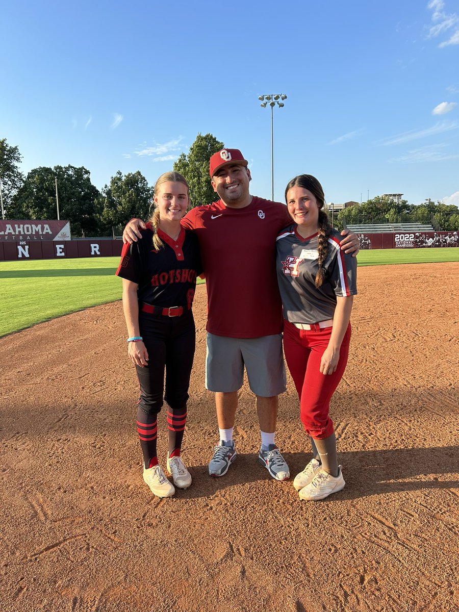 BellaDzialo's tweet photo. Had a good time at OU Prospect camp! Thank you @GassoPatty @jtgasso @OU_Softball https://t.co/hy0uMhwOkQ