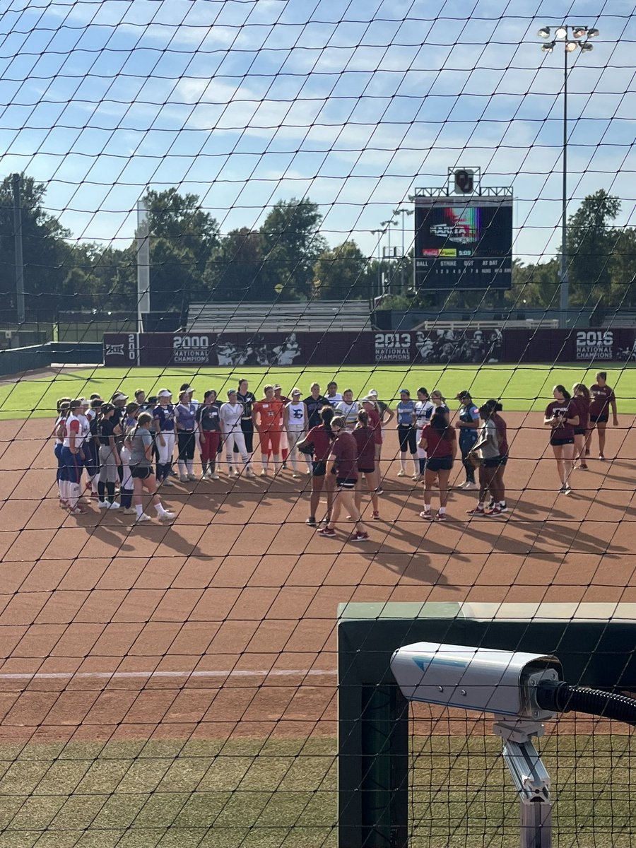 BellaDzialo's tweet photo. Had a good time at OU Prospect camp! Thank you @GassoPatty @jtgasso @OU_Softball https://t.co/hy0uMhwOkQ