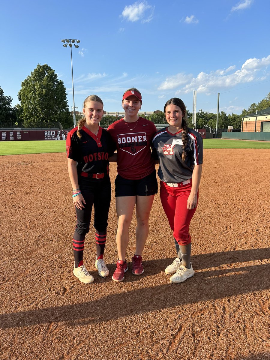 BellaDzialo's tweet photo. Had a good time at OU Prospect camp! Thank you @GassoPatty @jtgasso @OU_Softball https://t.co/hy0uMhwOkQ