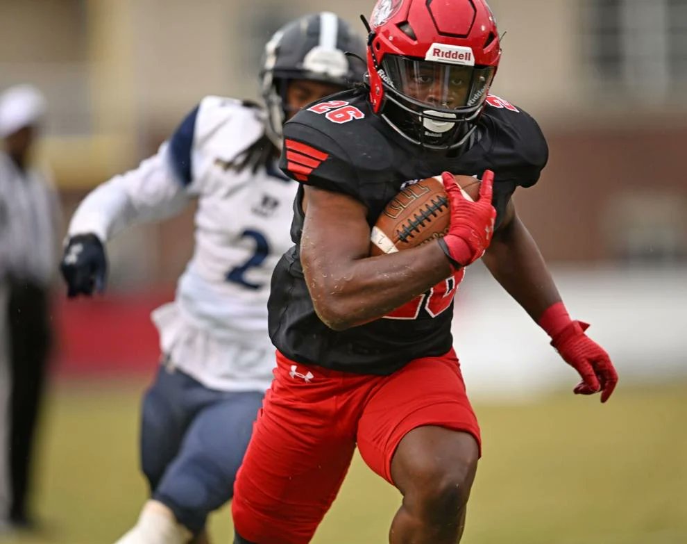 Winston-Salem State (RB) Asa Barnes runs for an 11-yard TD against Bluefield State
📷Walt Unk
 
30  Winston-Salem State
  0  Bluefield State
