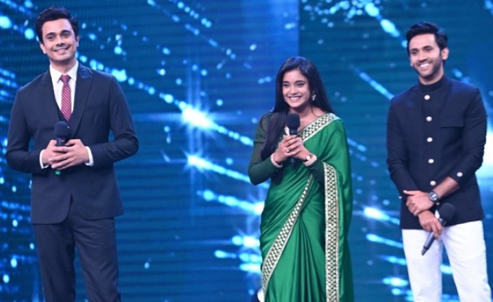 #SuperExclusive 

#KavyaEkJazbaaEkJunoon casts to GRACE the upcoming episodes of #IndiasBestDancer !!

Judge #GeetaKapur will be seen praising #SumbulTouqeerKhan aka #Kavya.

#IBD3 #Kavyaon25thSep