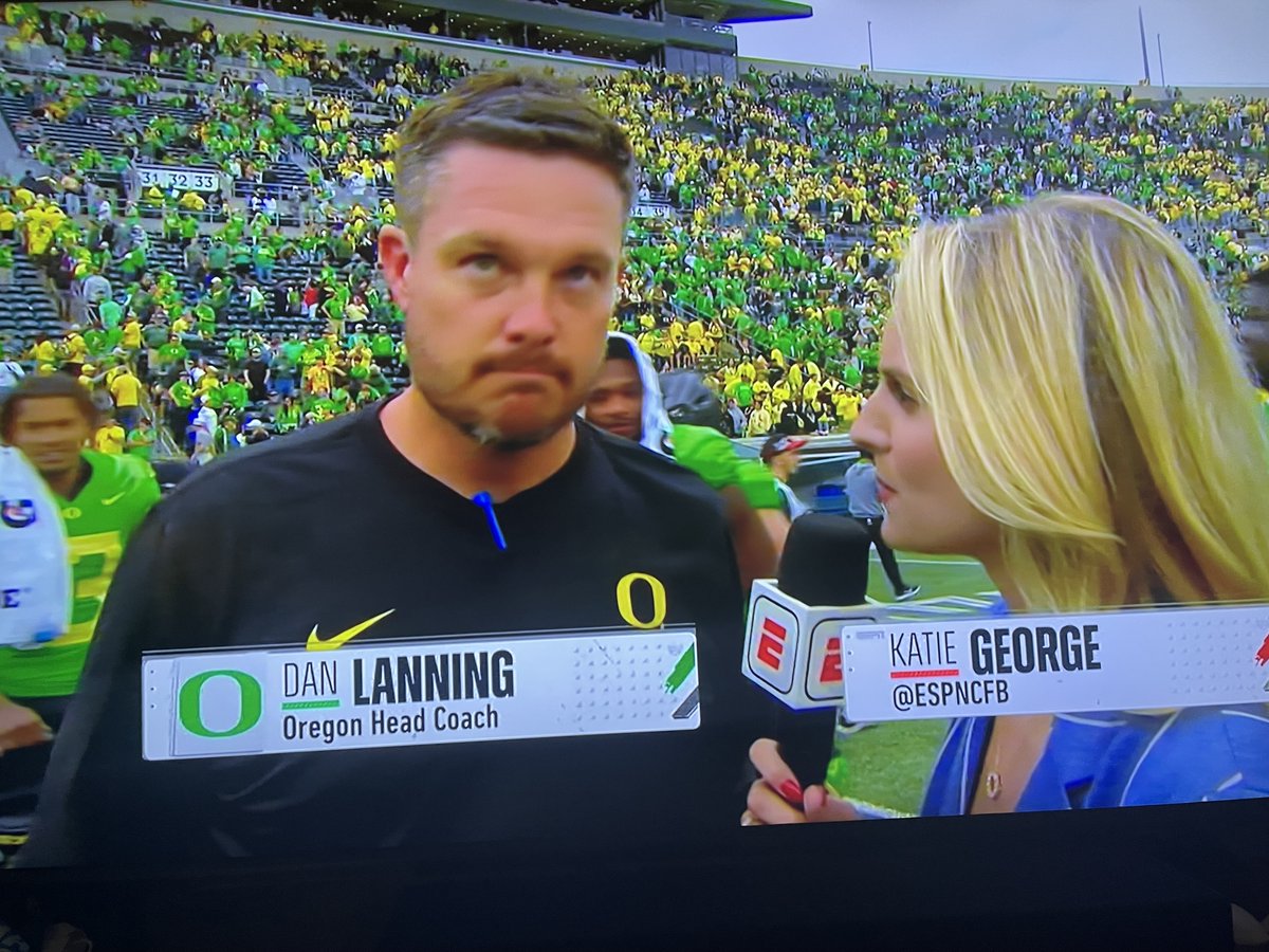CulturalRights1's tweet photo. This game got PERSONAL for HC Dan Lanning and the Ducks took care of business! #danlanning #lanning #oregonducks #oregon #buffaloesvsducks #coloradovsoregon #footballoneonone #clicks @pac12 #pac12 https://t.co/Td4Z2PuKJf