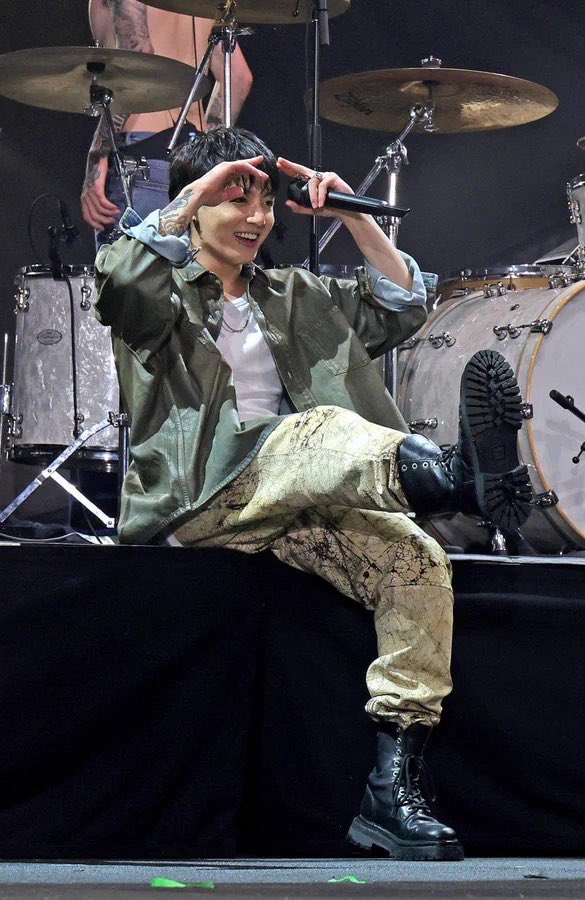 우리 천재 만재 강아지... 
똑띠 우리 강아지 ㅜㅜ

그저 나는 감동의 쓰나미 일뿐 

3d 도 정국이만의 색깔로 잘 나타내줄거야 
자신있음 전정국