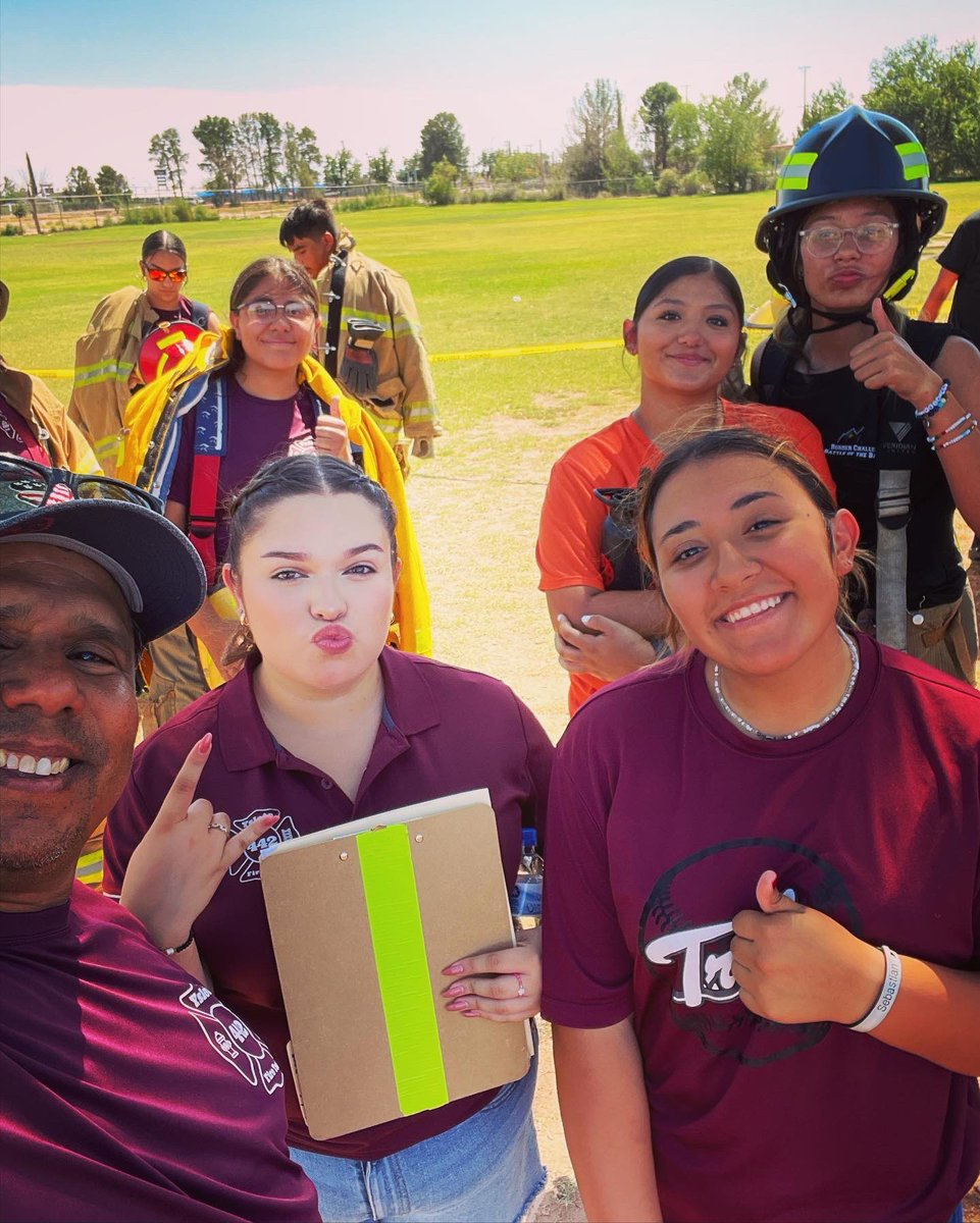 YsletaFire's tweet image. #FireTechRules 💪🏼 these kids are amazing.  Lots of 1st timers, Seniors it was awesome to see them do their thing.  Because Once an Indian…..Always. 🧑‍🚒🚨👨‍🚒