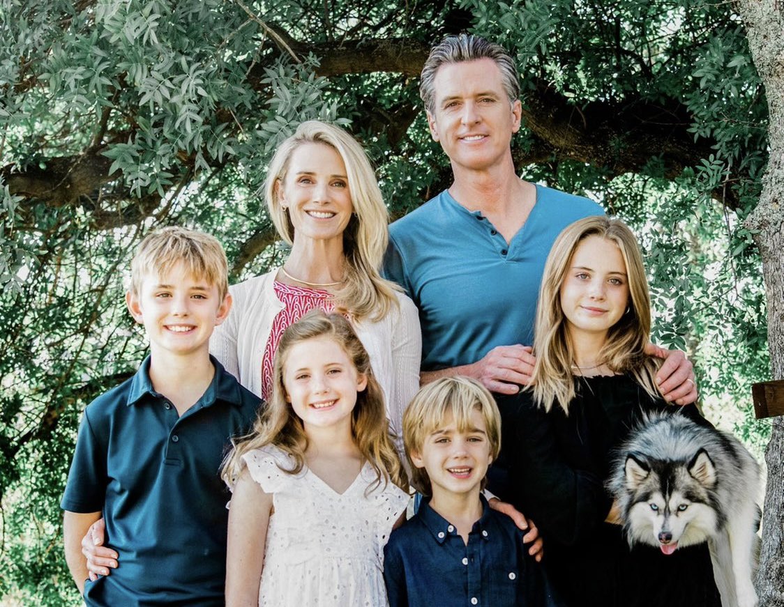 California Governor Gavin Newsom is panicking after finding out his son listens to Andrew Tate, Jordan Peterson &amp; Joe Rogan.

Sounds like a well-informed kid!

During an interview with Bloomberg, Newsom expressed his concerns about the “micro-cults” his kids are in.

“I really