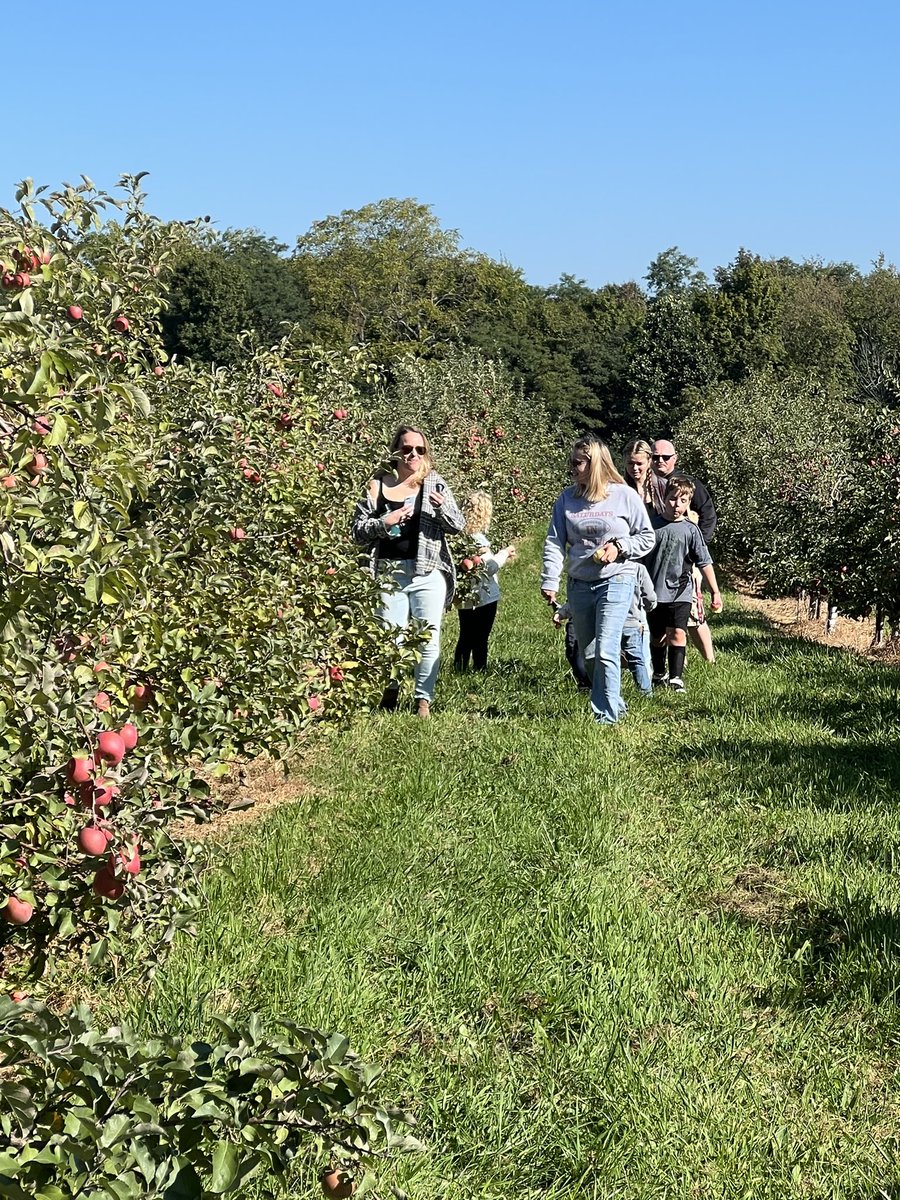 kymlamb's tweet photo. It is the season for apples!!! Apple Hill Orchard offers a fantastic day filled with fun and fruitful flavors! https://t.co/VCtu29tRwP