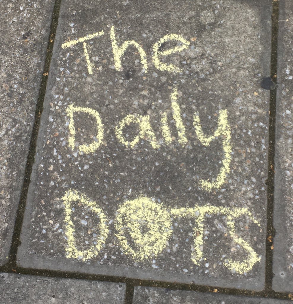 DemOnTheStreets's tweet photo. @mdavisqlder Our media ecology is failing us on so many levels.

Perhaps TikTok is a short-term workaround, but it’s hardly democratic or transparent.

DOTS, and #HandsForYes, let’s us write our own headlines, on our streets.

✋🏾#DIYmedia
👉🏽https://t.co/eA4wz829sR https://t.co/a70H3v26YN