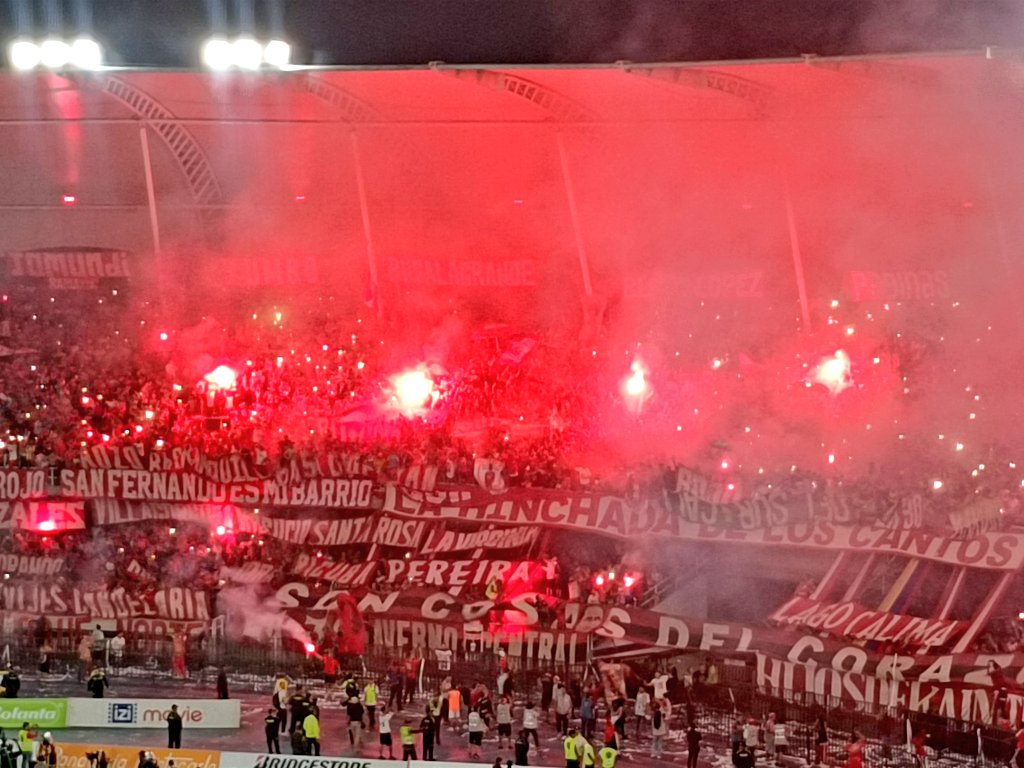 Americaenlared's tweet photo. 🇦🇹 ¡LA HINCHADA DE LOS CANTOS! 🎶🎶 https://t.co/h7f5mFnXNd