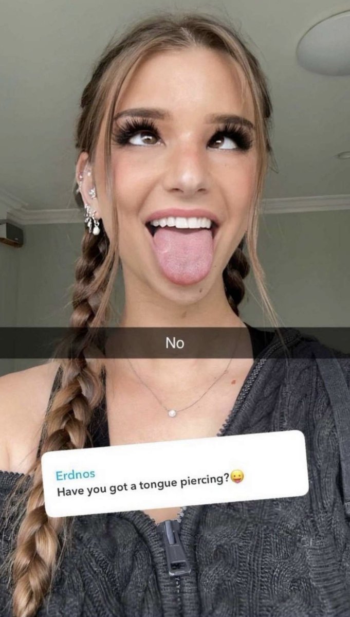 BrookeMgoon's tweet photo. see? I have no piercings on my tongue https://t.co/nTqb2Xlavy