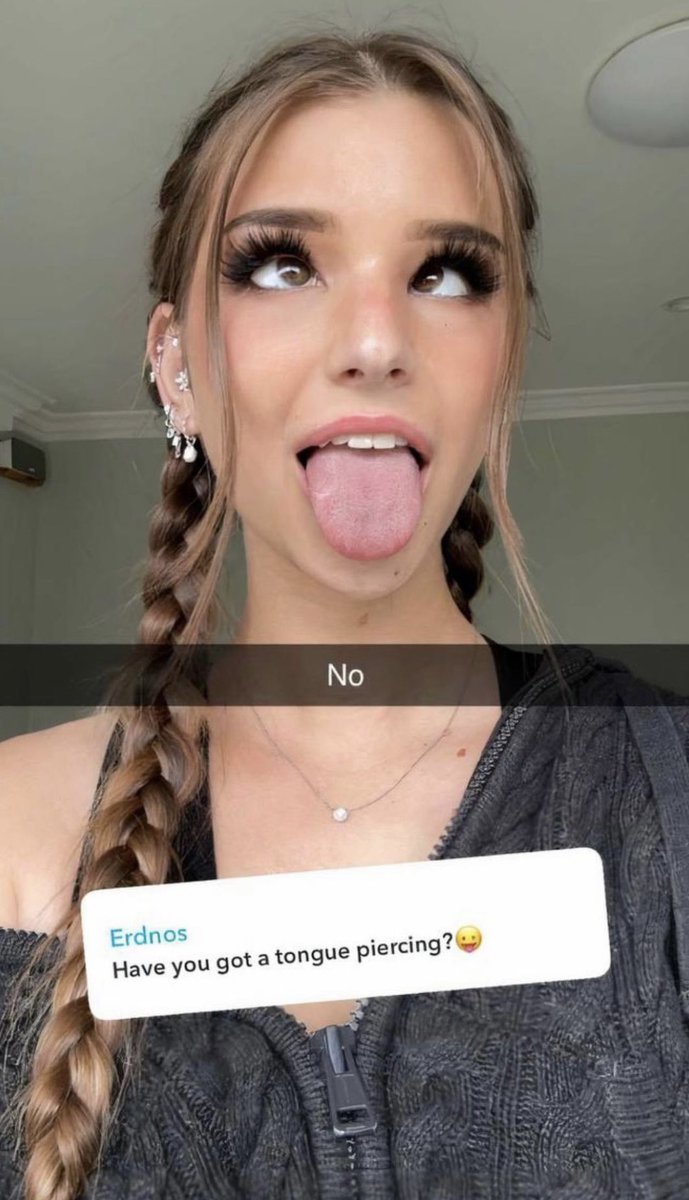 BrookeMgoon's tweet photo. see? I have no piercings on my tongue https://t.co/nTqb2Xlavy