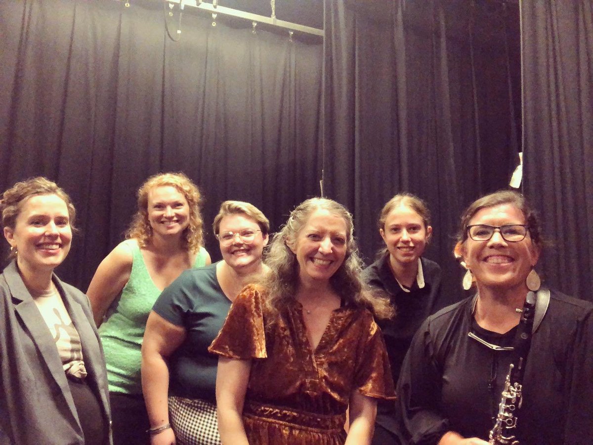 What a wonderful afternoon of music making as we kicked off our second season of our Alma del Core Community Music Series. Local students, amateurs, and professionals all making music with one another...what could be better?!?!