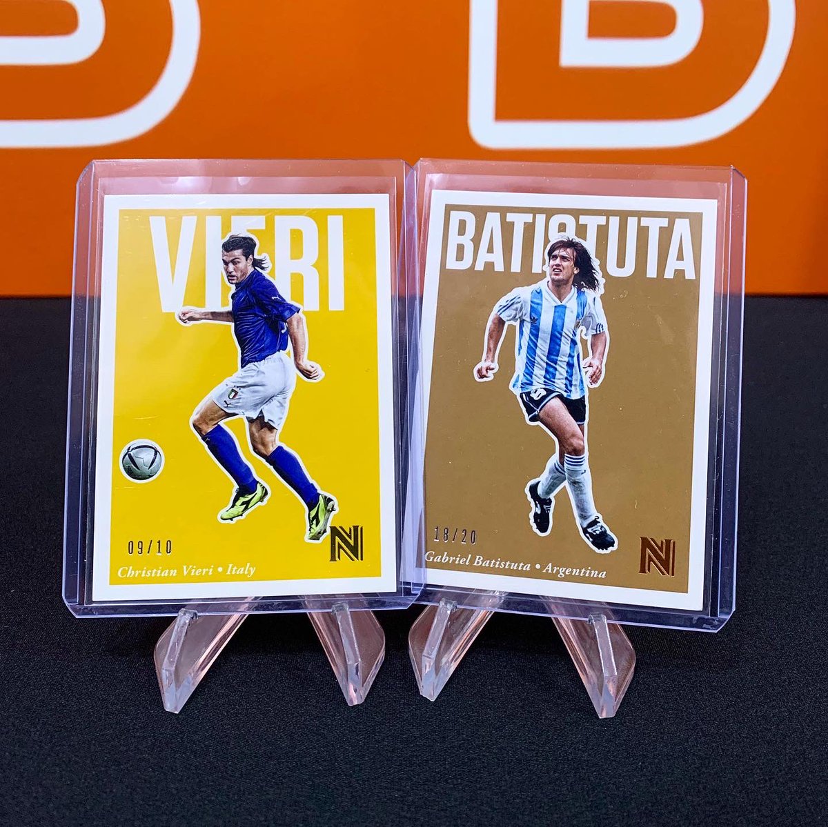 BREAKfast_cards's tweet image. 2017 Nobility soccer blast from the past on-card autos (+notable hits) from @paniniamerica
⚽️ Link in bio ⚽️

#oncardauto #groupbreak #soccercards #panini #nobility #soccer #shevchenko #thehobby #shearer #messi #simeone