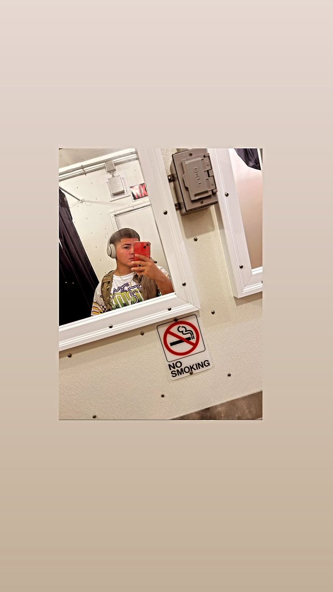 HuertaNathan's tweet photo. This sun giving me a bad tan 🥲 https://t.co/akm7iByYix