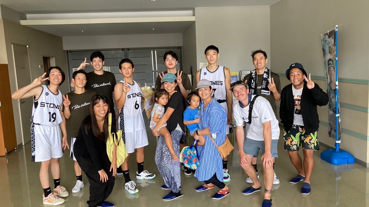 stones_b_ball's tweet photo. 【9/23 公開練習試合の様子】
こんにちは🏀小豆島STONESです！
9/23に公開練習試合が行われました！
50名ほどの方に会場に足を運んで頂きました。
また、試合中には大きな声で応援コールをしてくれて素晴らしい雰囲気の中で試合が出来ました。 https://t.co/Hw2JD4NHmD