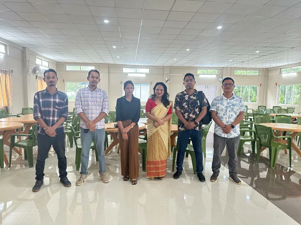 meghalayahealth's tweet photo. Training of ANM/Vaccinators for the 3rd batch on U-WiN at working women's Hostel,Tura #WestGaroHills.
The training session was visited by Shri. Jagdish Chelani IAS #WestGaroHills &amp; other District Health officials.
#ColdChainManagement #HealthMatters #Vaccines #ImmunizationMatters https://t.co/ycuVq7yIg9