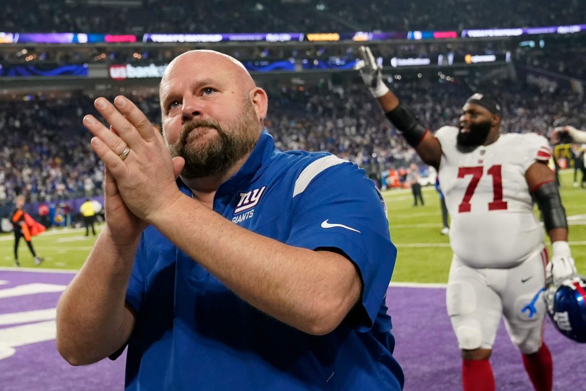 MeloRevPanthers's tweet photo. Brian Daboll in his 2nd year has made it 2 of 2 in playoff appearances. Giants had a rough start to the year but were able to ride the ship and sneak into one of the final wildcard spots. It’s been a huge breath of fresh air around these parts, but can daboll hoist a trophy https://t.co/mVm7OQm3oZ