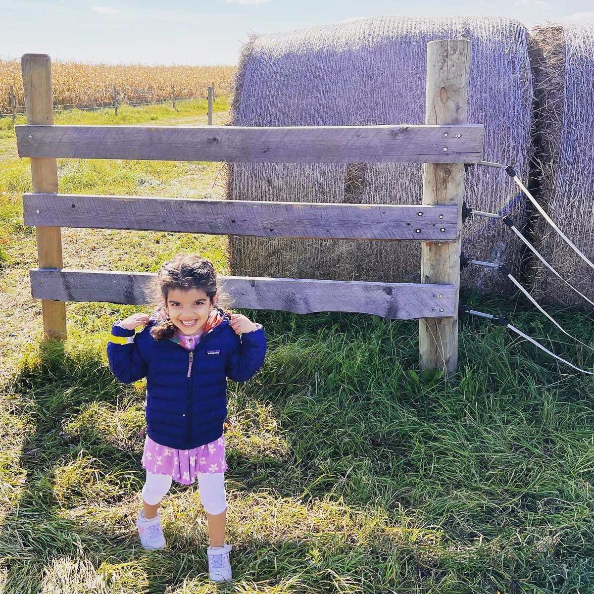 Nothing like a pumpkin patch & hay maze on the first day of Fall 🍂

#WithMyBestie