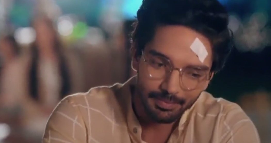Harshrajputfan's tweet photo. Our innocent Rumi 🥹🤍
His smile 🫶

#HarshRajput #Rumi #HarshRajputasRumi #TeriMeriDoriyaann #tmd https://t.co/kWmzX5KWi5