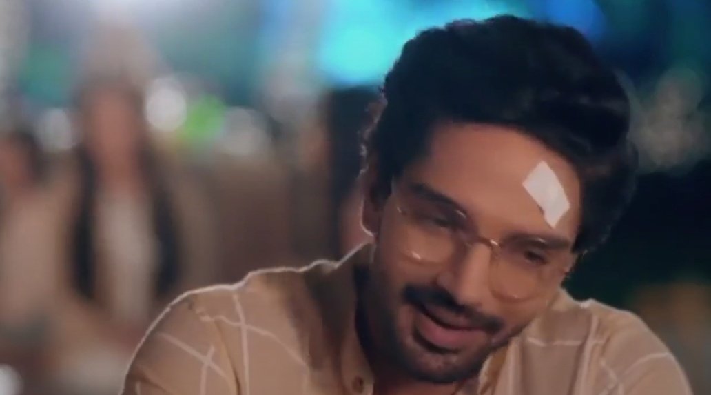 Harshrajputfan's tweet photo. Our innocent Rumi 🥹🤍
His smile 🫶

#HarshRajput #Rumi #HarshRajputasRumi #TeriMeriDoriyaann #tmd https://t.co/kWmzX5KWi5