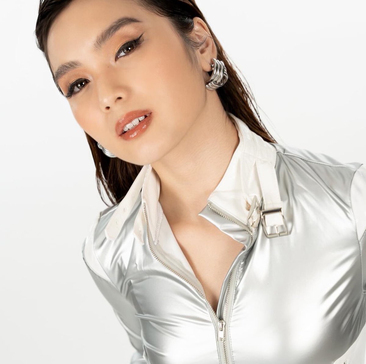 gailalelilolu's tweet photo. She ate with this look! #CARRELine #FrancineDiaz https://t.co/nx3vlyKTim