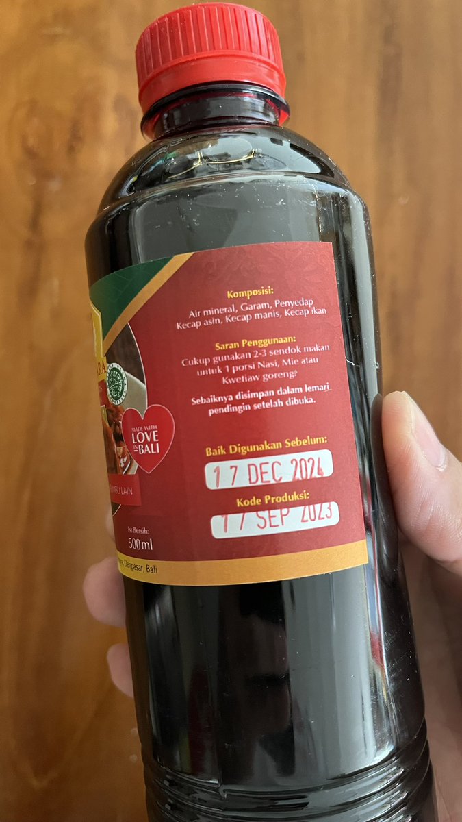 glennmars's tweet photo. Buah tangan dari Bali yang nongol terus di FYP.
Kalo beli online mahalan ongkirnya. 
Katanya kalo udah pake ini gak usah pake kecap manis, kecap asin, kecap inggris dan minyak wijen lagi.
Besok baru mau cobain. https://t.co/3wa68r56JG