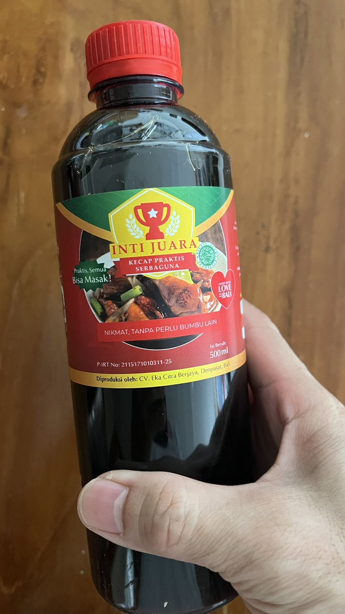 glennmars's tweet photo. Buah tangan dari Bali yang nongol terus di FYP.
Kalo beli online mahalan ongkirnya. 
Katanya kalo udah pake ini gak usah pake kecap manis, kecap asin, kecap inggris dan minyak wijen lagi.
Besok baru mau cobain. https://t.co/3wa68r56JG