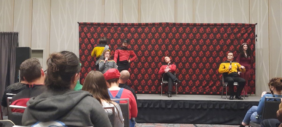 FunUtilityJacob's tweet image. And now Data stole someone&apos;s chair.
Guys, stop encouraging this!
@USSImprovise @RoseCityCC