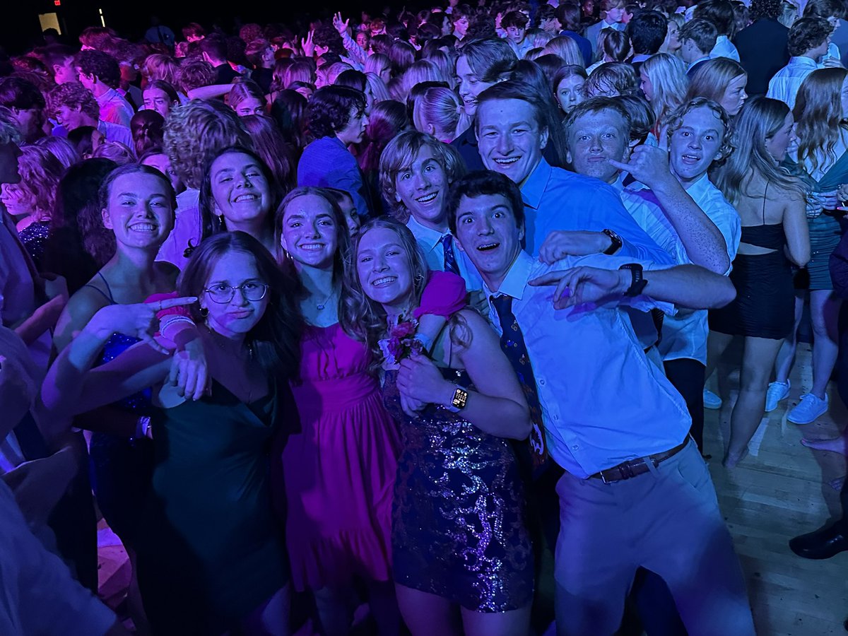 SDHSJimWelby's tweet photo. A few pics from tonight’s @StDominicHS Homecoming dance. https://t.co/zSXpAqEQhP