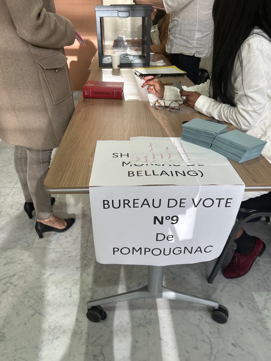 NamaSellam1's tweet photo. A voté ! #senatoriale @hautsdeseinefr
A voté @VilleNanterre @StaLobna https://t.co/52ip5pxbod