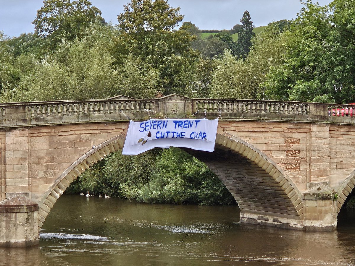 timhazelwood2's tweet photo. I appreciate everyone has a job to do. But watching the council take down protest signs as effluent and toilet waste clearly float down river, shows how sad current priorities are #wyreforest #severntrent #waterpollution
@Feargal_Sharkey https://t.co/3T14NdR19h